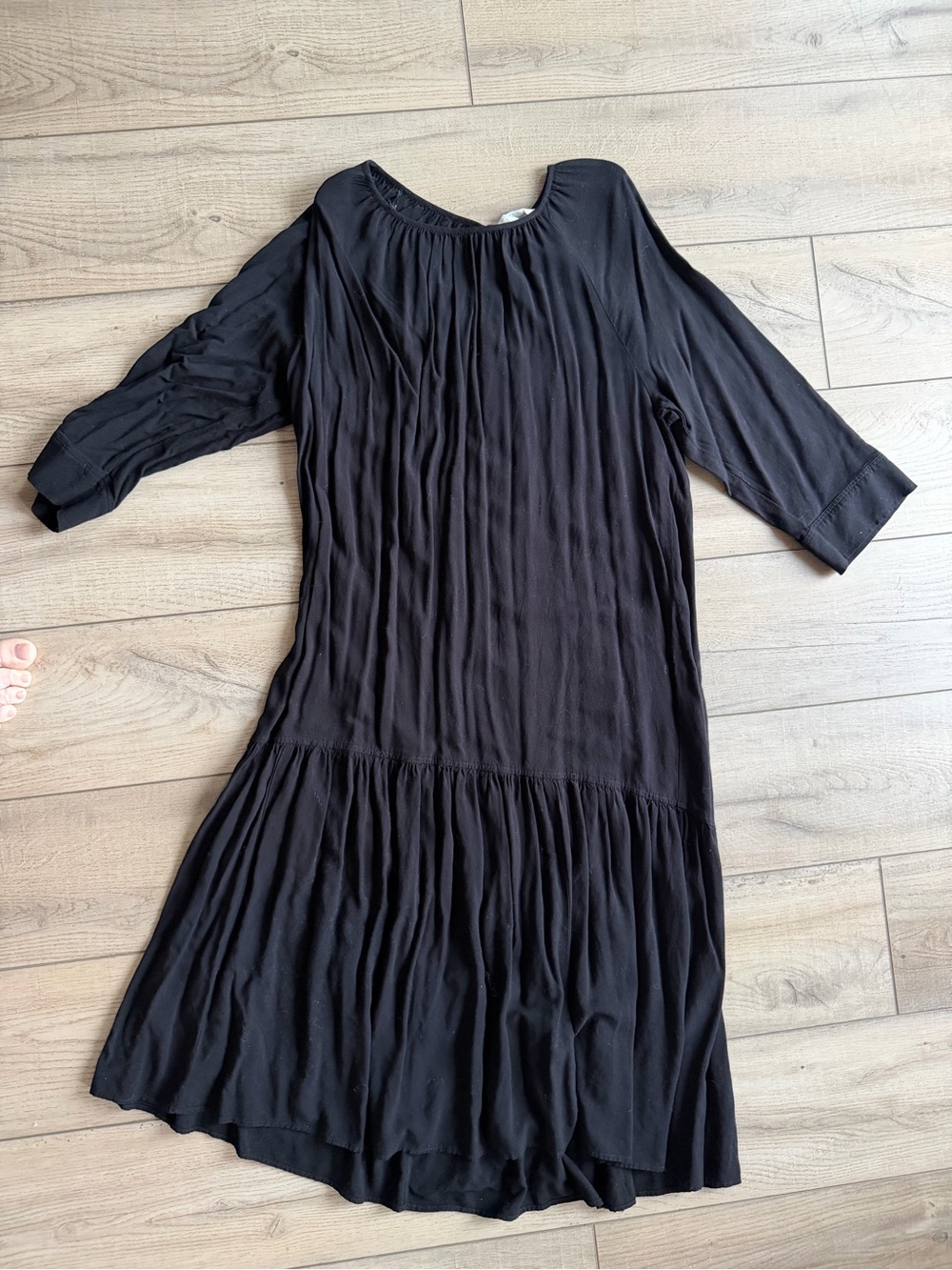H&M Black Tiered Long Sleeve Midi Dress